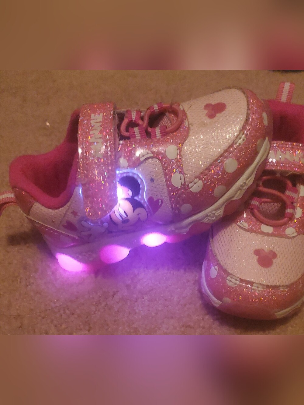 Light-up Minnie Mouse Pink Glitter Sneakers